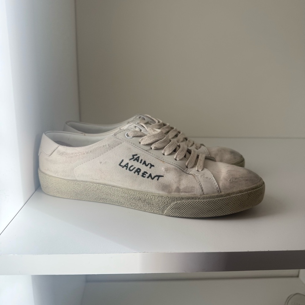 Saint Laurent embroidered court shoe